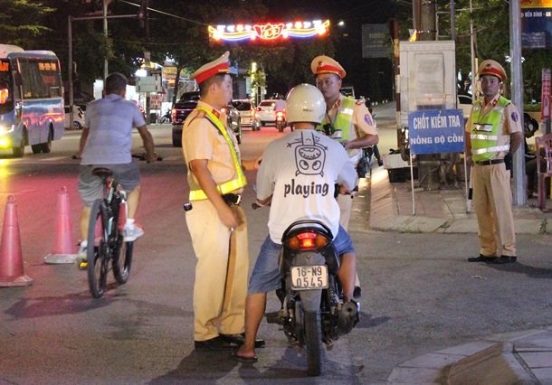 Phát hiện 13 trường hợp lái xe vi phạm nồng độ cồn trên địa bàn huyện An Lão